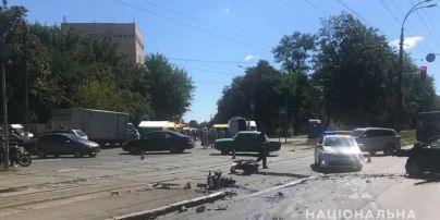 В Киеве после удара легковушки травмированный мотоциклист скончался в больнице: в полиции рассказали детали ДТП