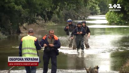 В Херсоне после спада воды новые проблемы: людям разрешили передвигаться только 3 часа