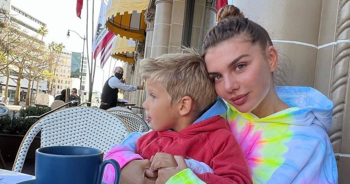 Анна Сєдокова з сином