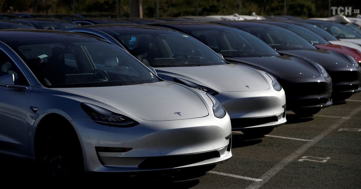 ФБР начало расследование в отношении компании Tesla за введение в заблуждение инвесторов