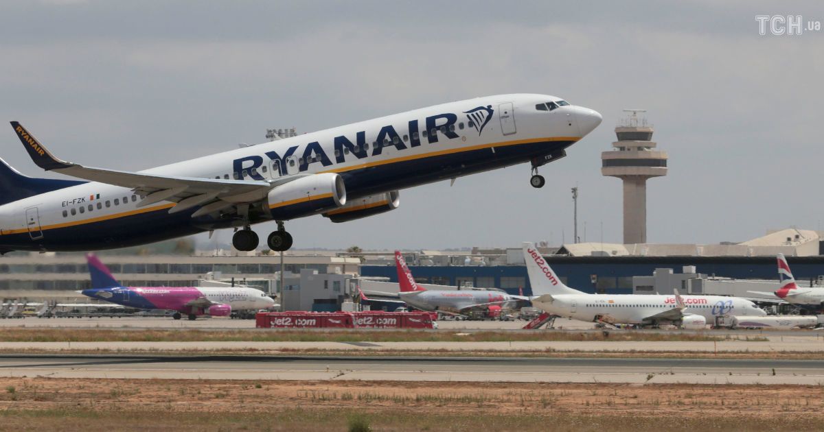 Сьогодні Ryanair здійснює перший рейс з України. Що варто знати про переліт лоукост-авіакомпанією