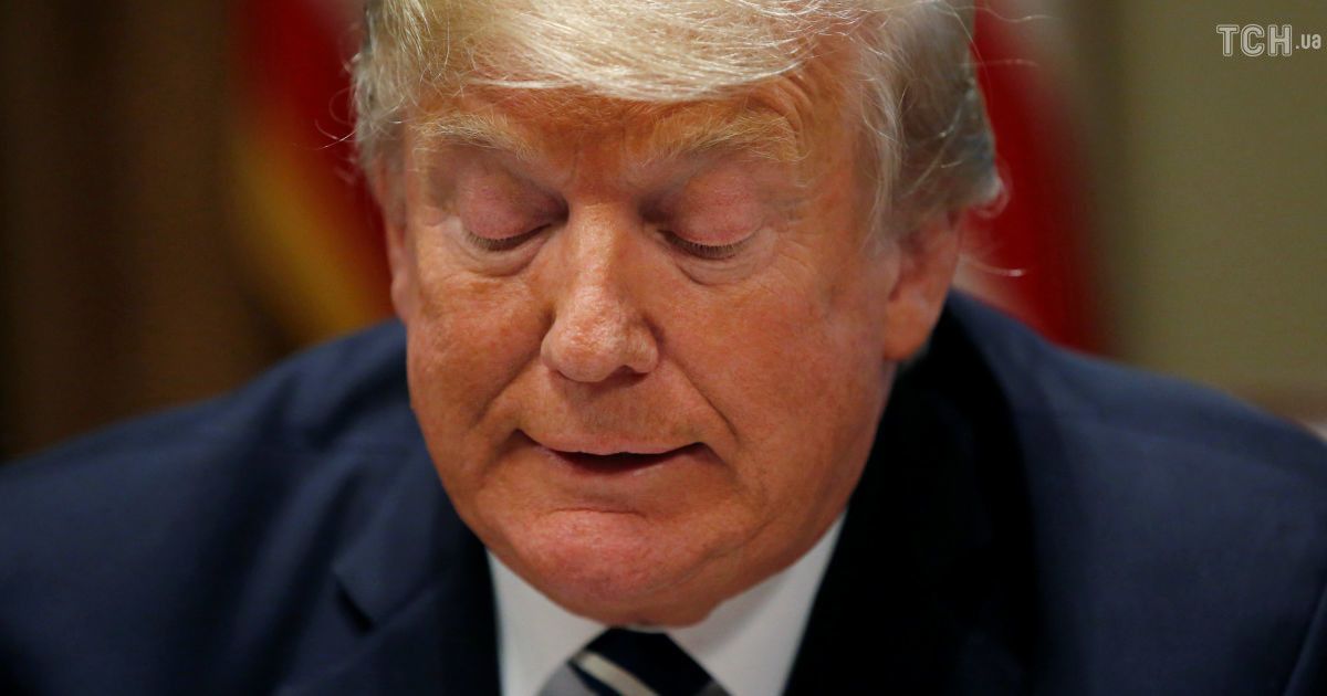 Трамп назвал "очень печальным" сбитие российского самолета Ил-20 в Сирии