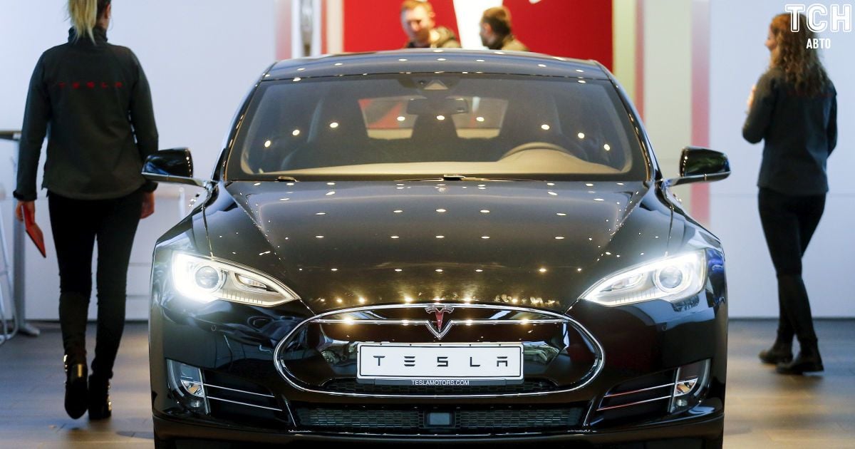 Німеччина примушує власників Tesla Model S повернути чотири тисячі євро субсидії