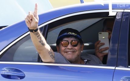 Марадона вляпався у скандал через керування автівкою напідпитку