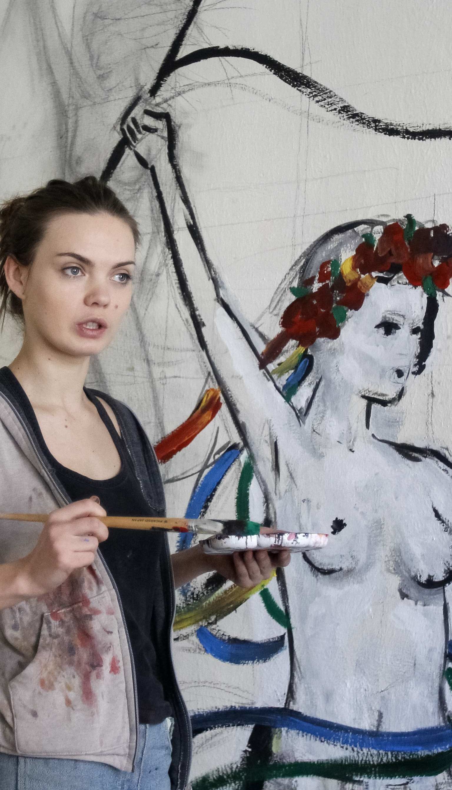 Співзасновниця Femen повісилась у шафі після сварки з бойфрендом – подруга
