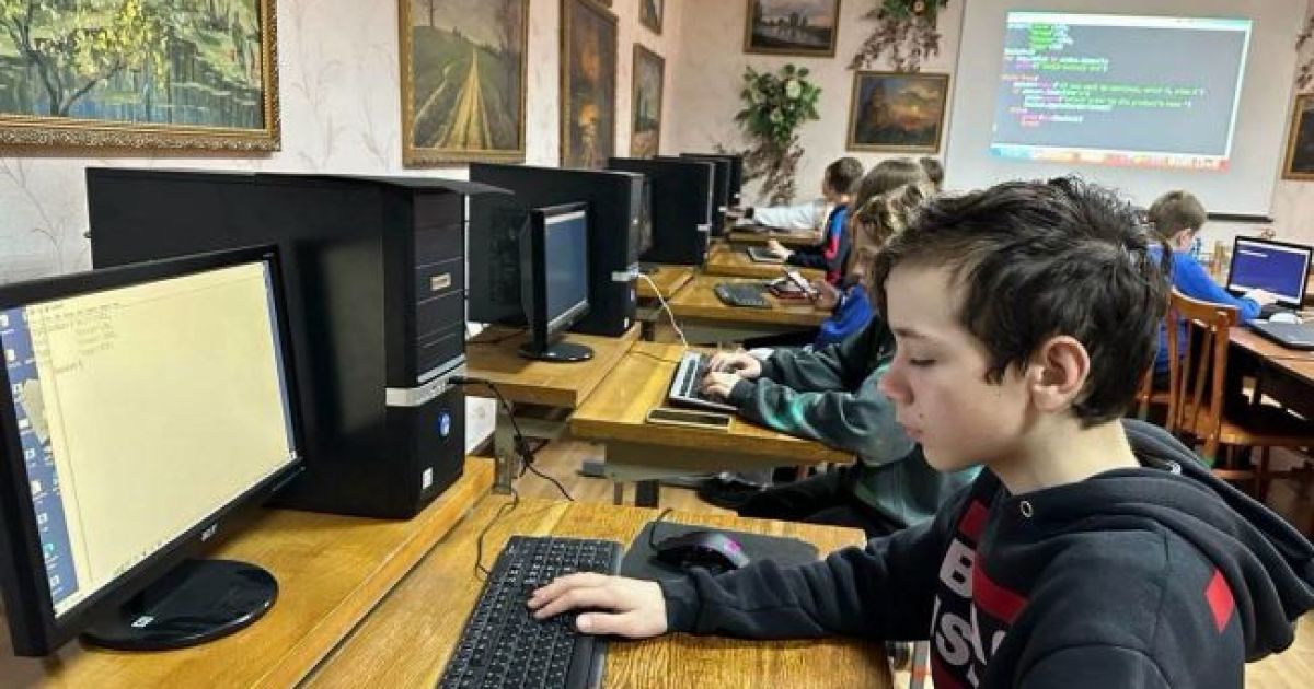 Понад 300 дітей безкоштовно опанують навички IT завдяки проєкту Favbet Foundation
