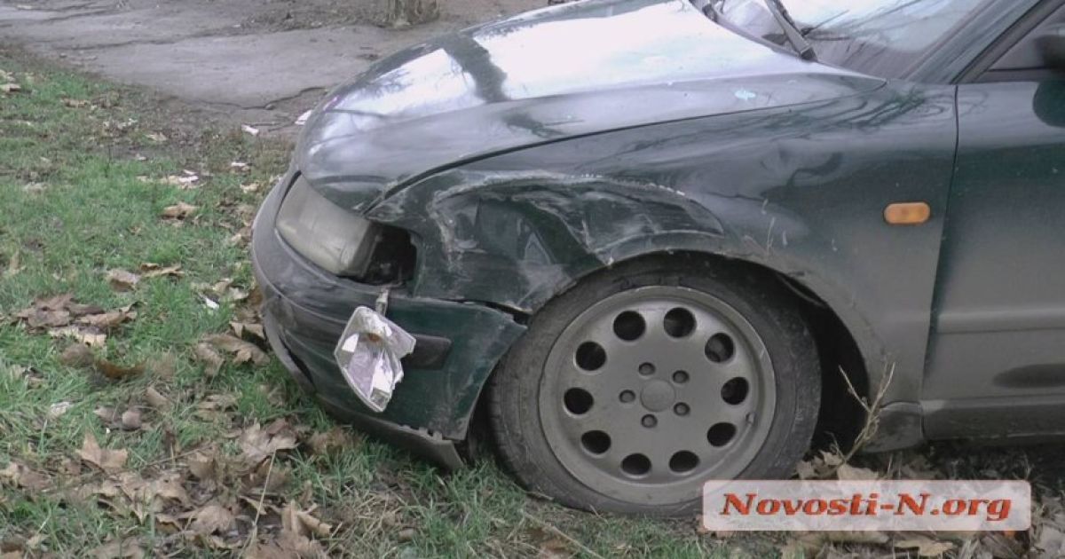 У Миколаєві п’яний таксист влаштував ДТП і заснув у авто, намагаючись втекти з місця події
