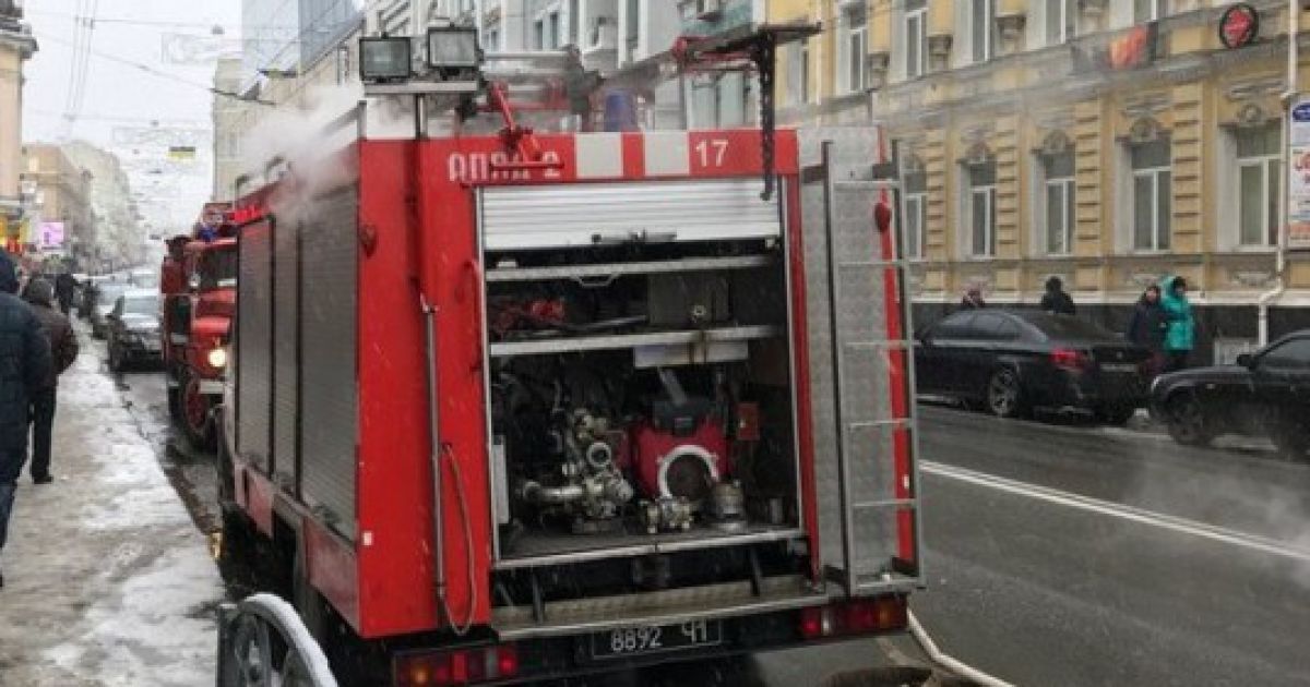 У столичному бізнес-центрі горіли офіси на 23 поверсі