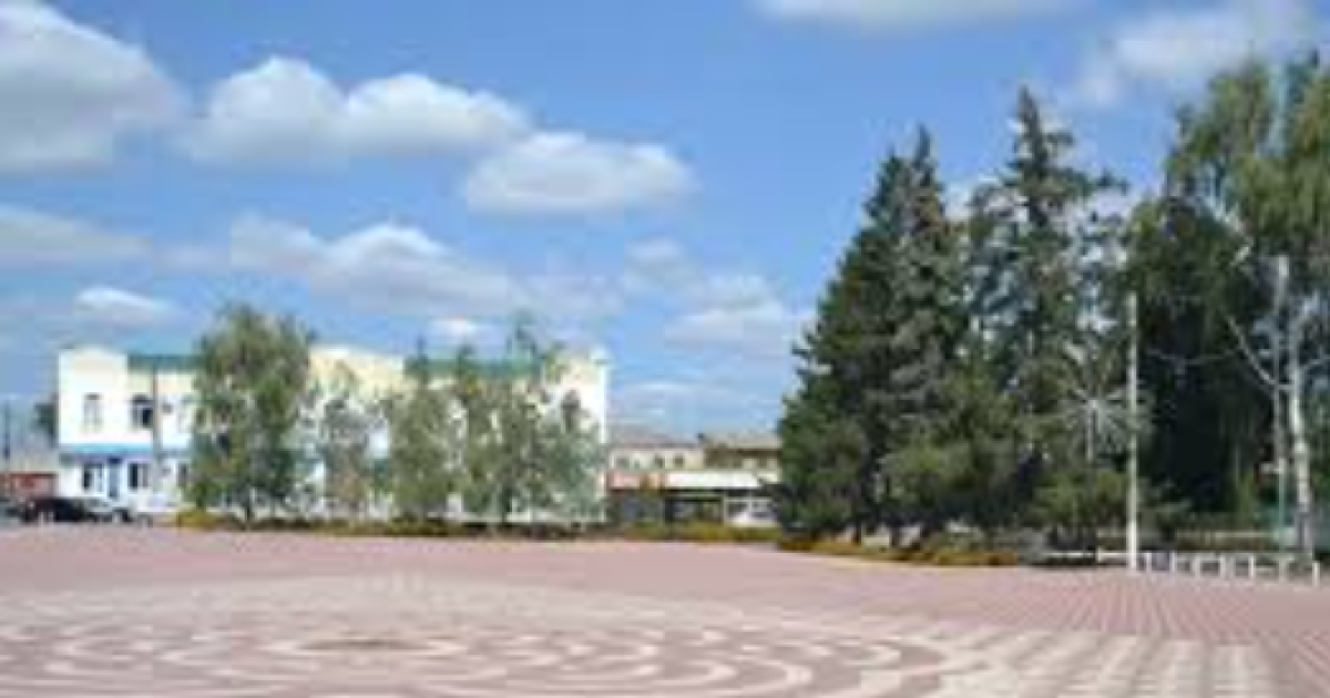 Центральная площадь города Суджи ныне безлюдна