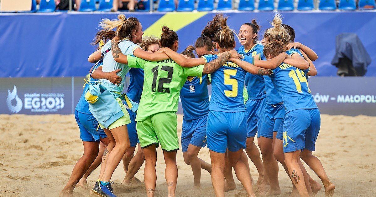 Жіноча збірна України з пляжного футболу / Фото: АПФУ