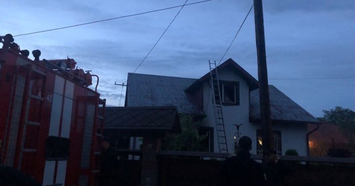На Прикарпатье неизвестные расстреляли известного адвоката и его жену, а их дом подожгли - СМИ