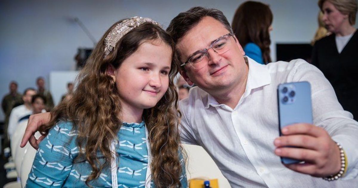 Дмитрий Кулеба с дочерью