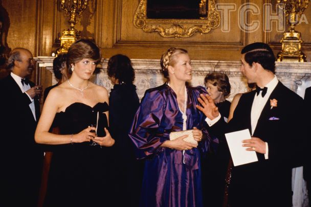 Принцеса Діана, княгиня Грейс Келлі та принц Чарльз, 1981 рік / © Getty Images