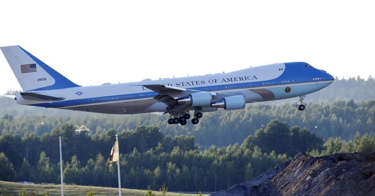 После встречи с Путиным Трамп улетел в США