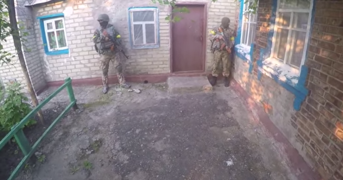 Украинские военные проверили дома в Марьинке