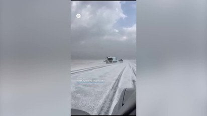 У пустелі Сахара випав сніг - відео