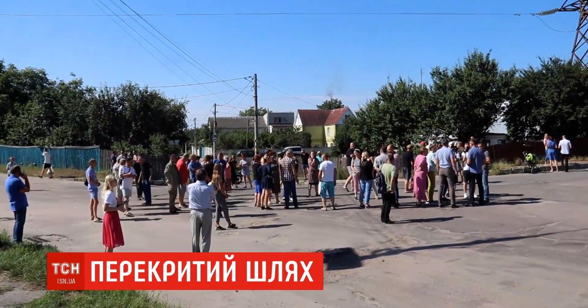 В Житомире жители переулка, где молоковоз насмерть сбил ребенка, вышли на пикет