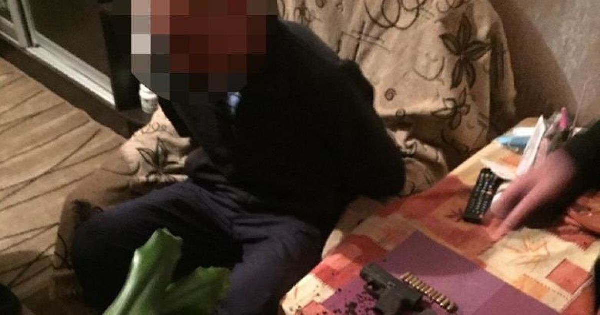 У Києві рецидивіст стріляв із вікна багатоповерхівки у перехожих