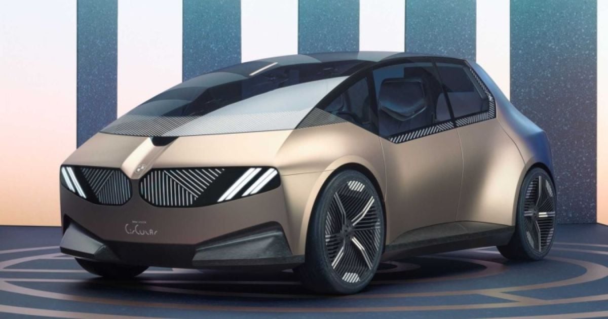 Навіть кузов нефарбований: BMW показала автомобіль, який повністю зроблений із вторсировини