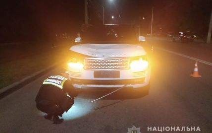 В Виннице 17-летний парень на отцовском Land Rover насмерть сбил 43-летнюю женщину: фото, видео