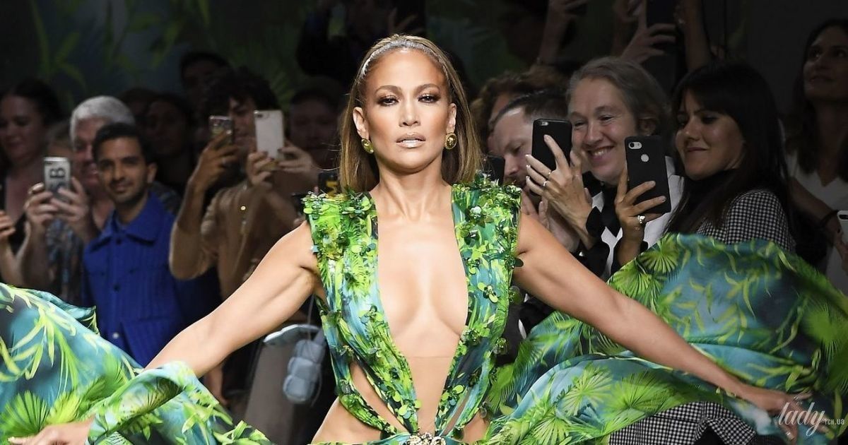 Колекція Versace прет-а-порте сезону весна-літо 2020 / © East News
