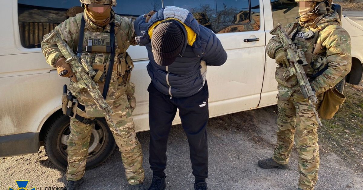 У Кременчуці СБУ знешкодила російську агентурну мережу, яка намагалась виявити і підірвати установки HIMARS та комплекси С-300._3 / © Служба безпеки України