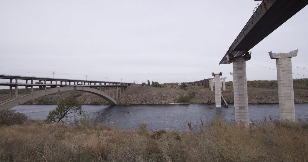 На будівництво мосту в Запоріжжі оголосили тендер – прем'єр