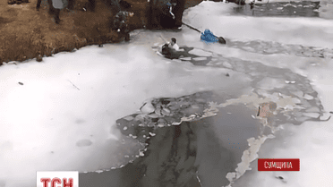 В Охтирці школярів з річки витягали всією вулицею