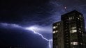 Нужно ли отключать электроприборы во время грозы