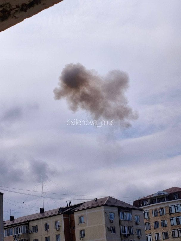 Російський Дагестан під атакою БпЛА: очевидці публікують яскраві кадри у Мережі