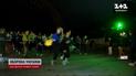 Благодійний забіг у темряві: у Києві провели незвичний марафон з ліхтариками