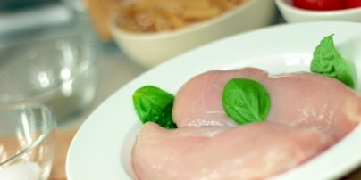 Рецепт куриных грудок в беконе