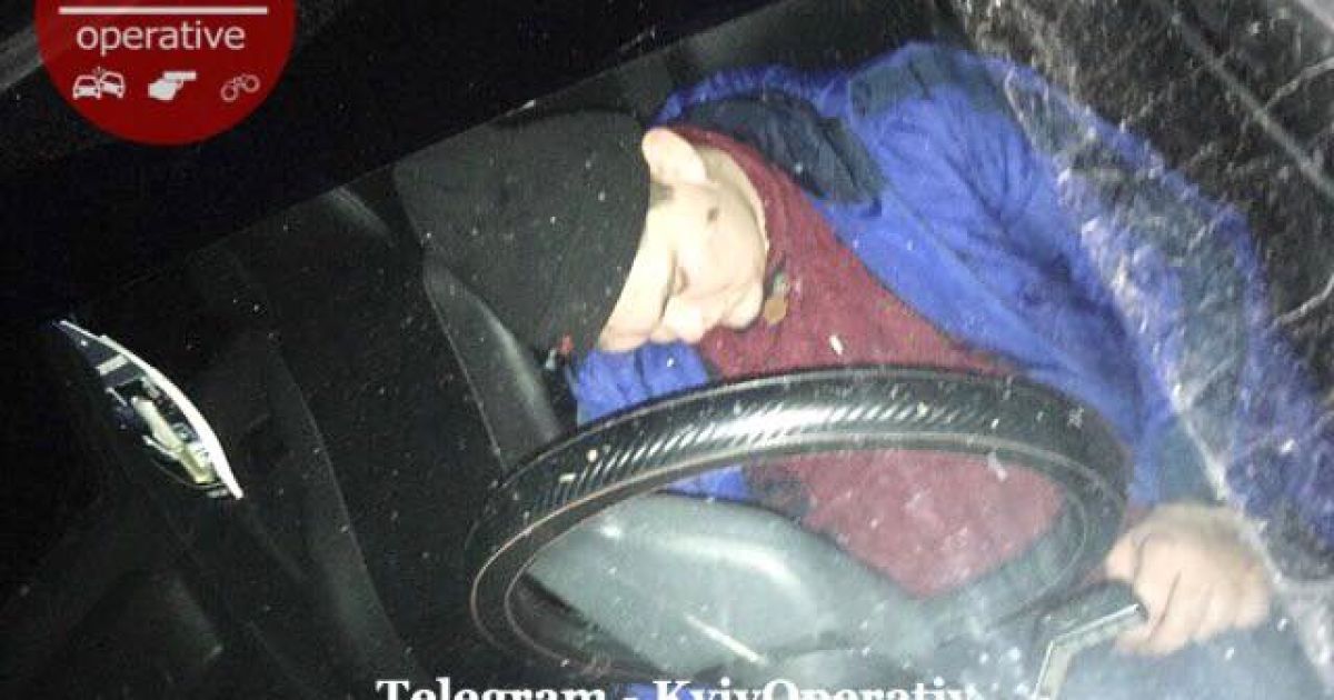 На Київщині п’яний водій влаштував аварію і заснув під час втечі
