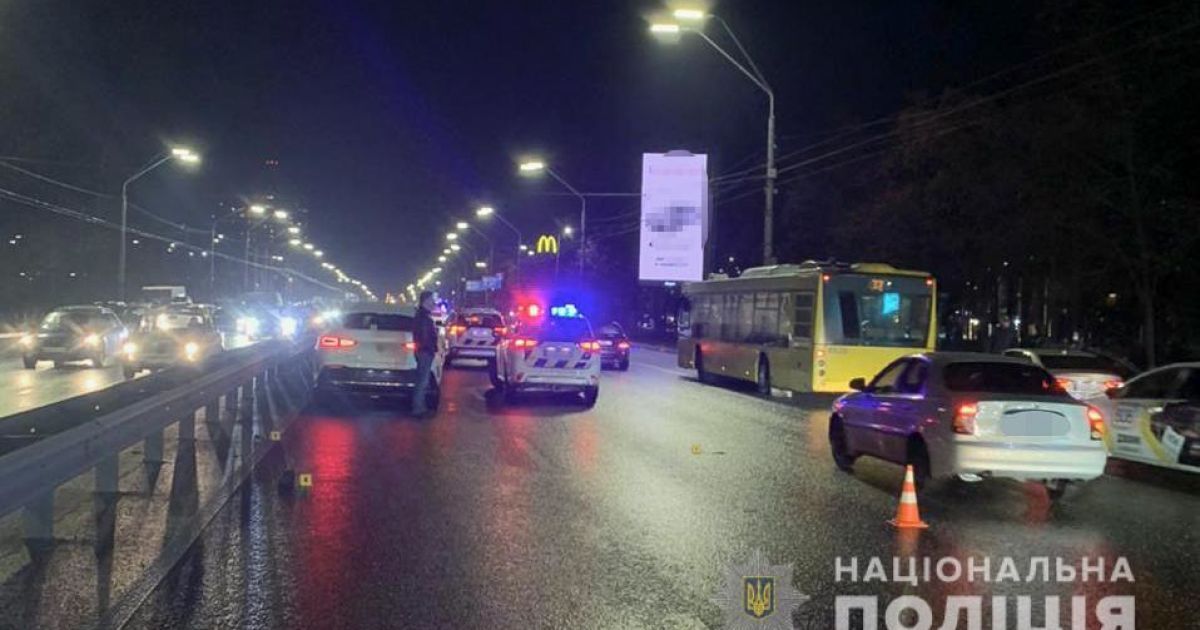У Києві водій Mercedes збив чоловіка: від отриманих травм пішохід помер на місці (фото)