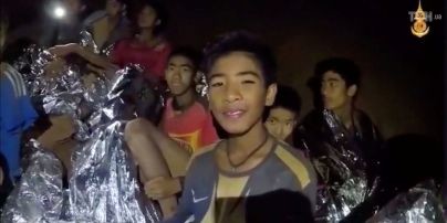 Долгожданное освобождение: спасатели уже вытащили четырех детей из затопленной тайской пещеры