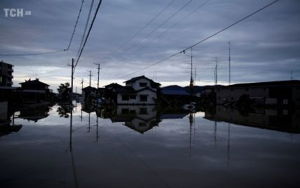От наводнения в Японии погибли уже почти 100 человек