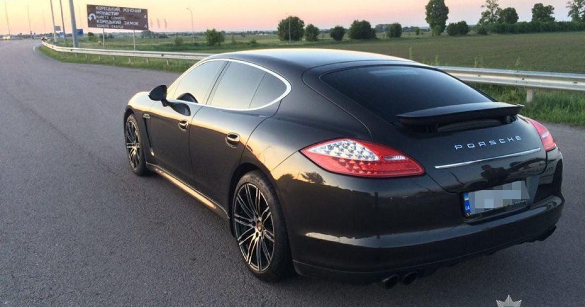 Ровенские полицейские разыскали украденный элитный Porsche