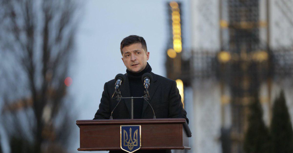 "Як може з’явитися думка знищити цілий народ?" Зеленський вшанував пам'ять жертв Голодомору