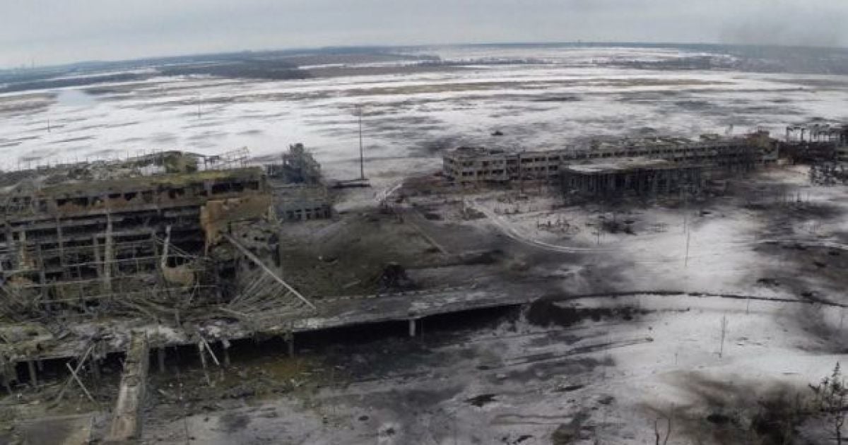 Под завалами могут быть военные