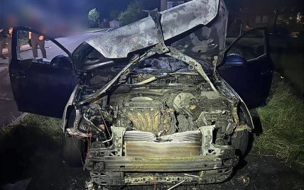 На Київщині зловмисники підпалили автівку задля помсти – фото