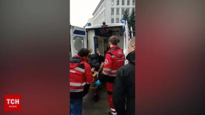 Під Офісом Президента чоловік здійснив акт самоспалення
