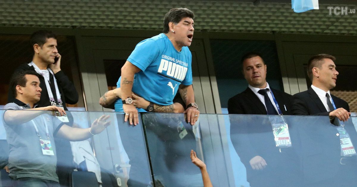 Марадона тикав "факи" нігерійським вболівальникам, а після матчу потрапив до лікарні
