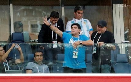 Марадона заявив, що не потрапляв до лікарні, а його донька розкритикувала журналістів за чутки про тата