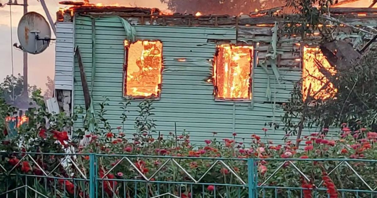 Оккупанты массированно обстреляли Сумщину с территории России: фото последствий атак