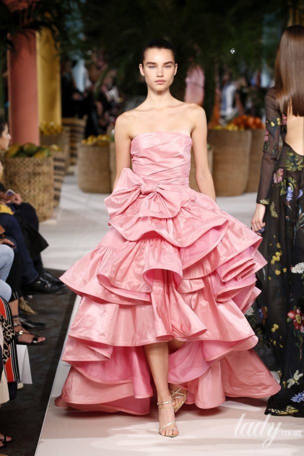 Колекція Oscar de La Renta прет-а-порте сезону весна-літо 2020 / © East News