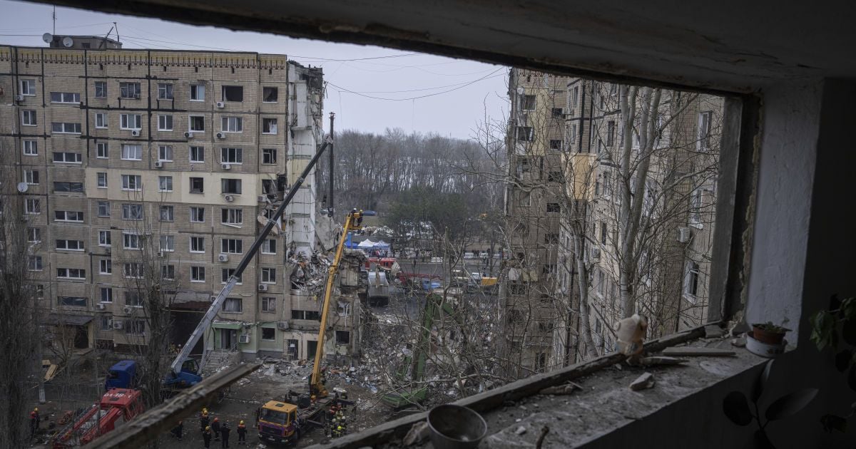 Двоє не мають родичів, ними опікується держава: російська ракета залишила сиротами п'ятьох дітей у Дніпрі