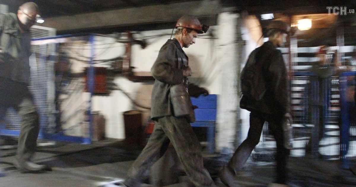 Зі знеструмленої шахти на Луганщині вийшли неушкодженими 90 гірників