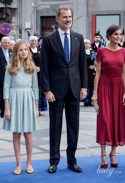 Королева Летиція, король Філіпп VI з доньками Леонор і Софією / © Getty Images