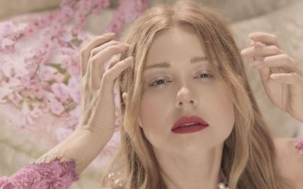 Жіночна Тіна Кароль представила неймовірно ніжний кліп зі спецефектами
