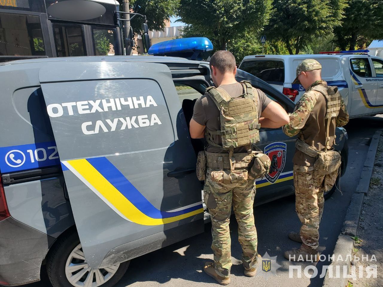 У Луцьку затримали чоловіка, який погрожував зброєю патрульним і працівникам ТЦК / © Поліція Волинської області/Facebook